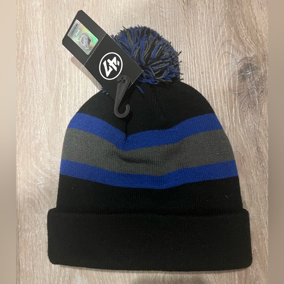 Toronto Maple Leaf Toque - Picture 2 of 2